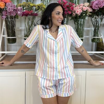 Pijama prints de rayas con ribetes celeste