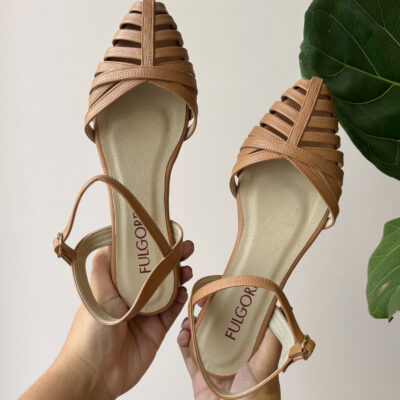 Zapatos modelo sandalias café miel tipo canasta de tiras con taquito de 1.5cm