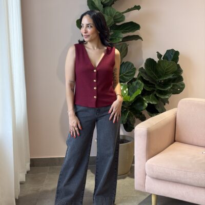 Blusa cuello en v color vino