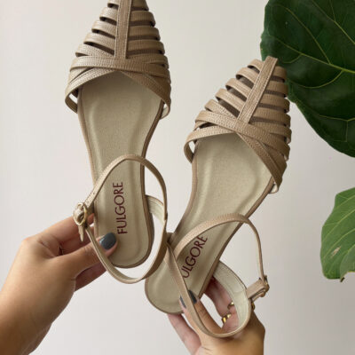 Zapatos modelo sandalias camel tipo canasta de tiras con taquito de 1.5cm