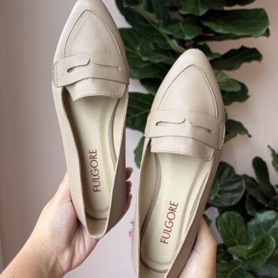 Zapatos punta mocasín clásicos antifaz color camel