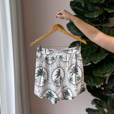 Short print palmitas con pinzas y elástico atrás sin bolsillo